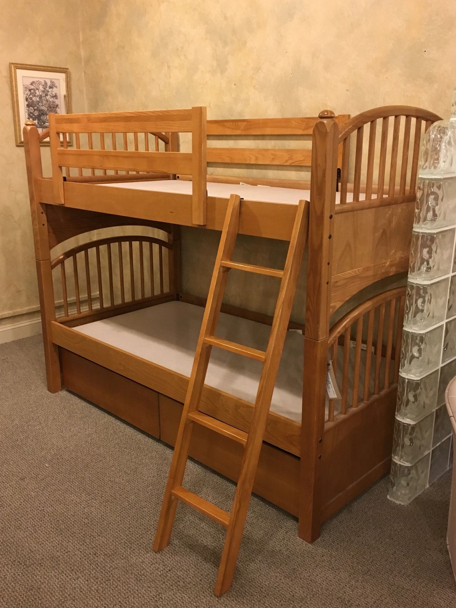 STANLEY BUNKBEDS | Allegheny Furniture Consignment