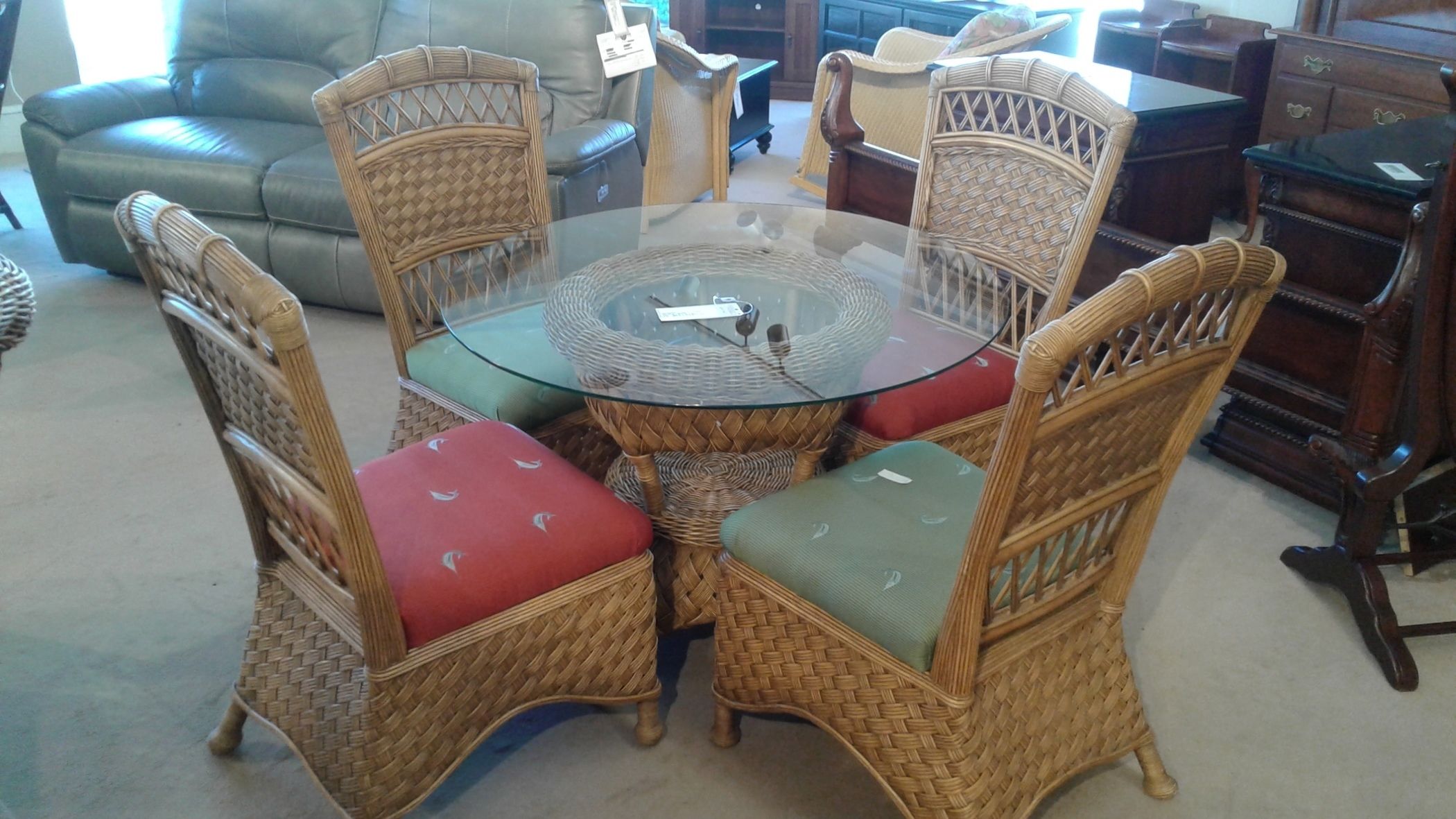 RATTAN DINING TABLE W/4 CHAIRS Delmarva Furniture Consignment