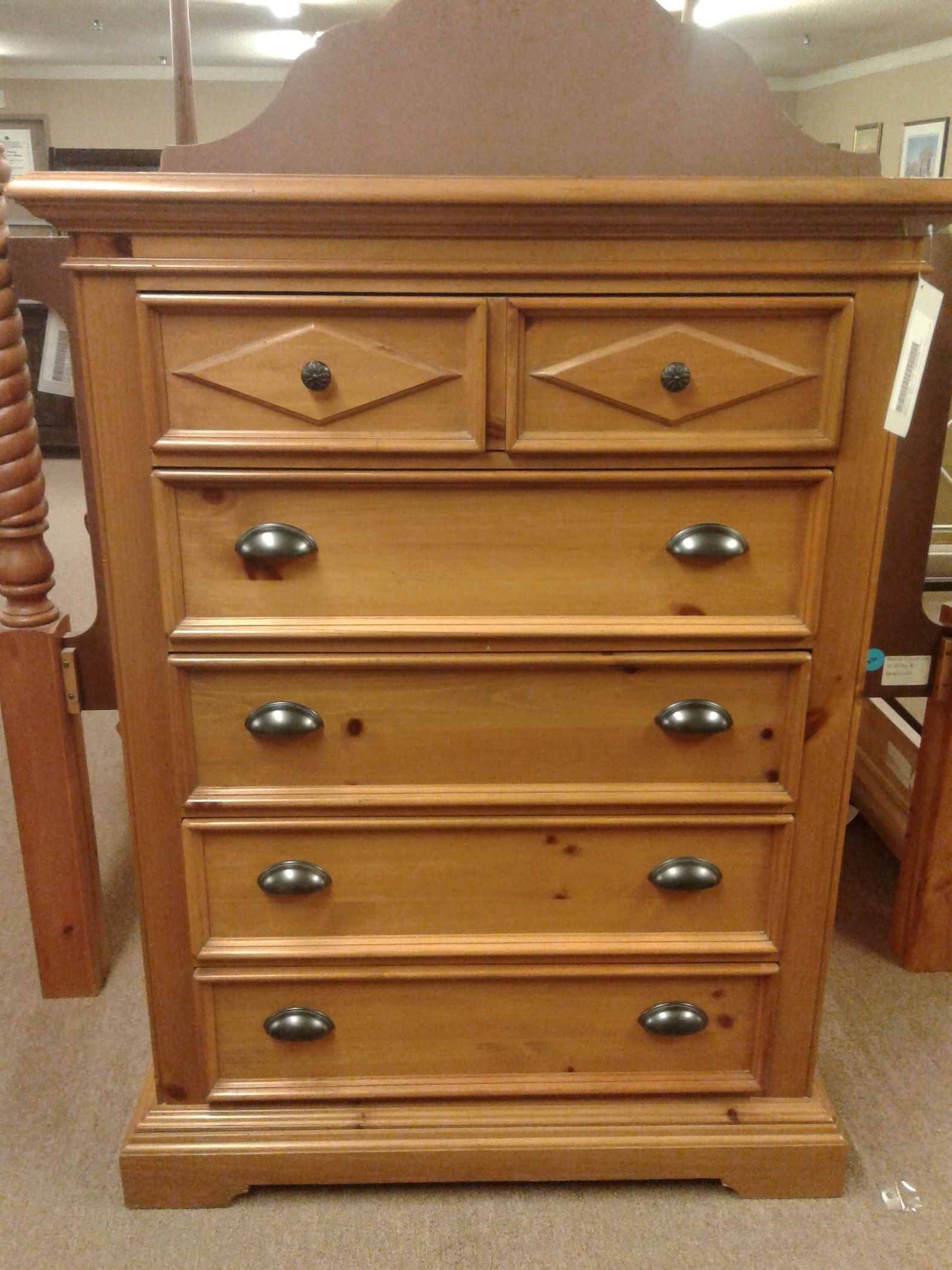 BROYHILL CHEST OF DRAWERS Delmarva Furniture Consignment