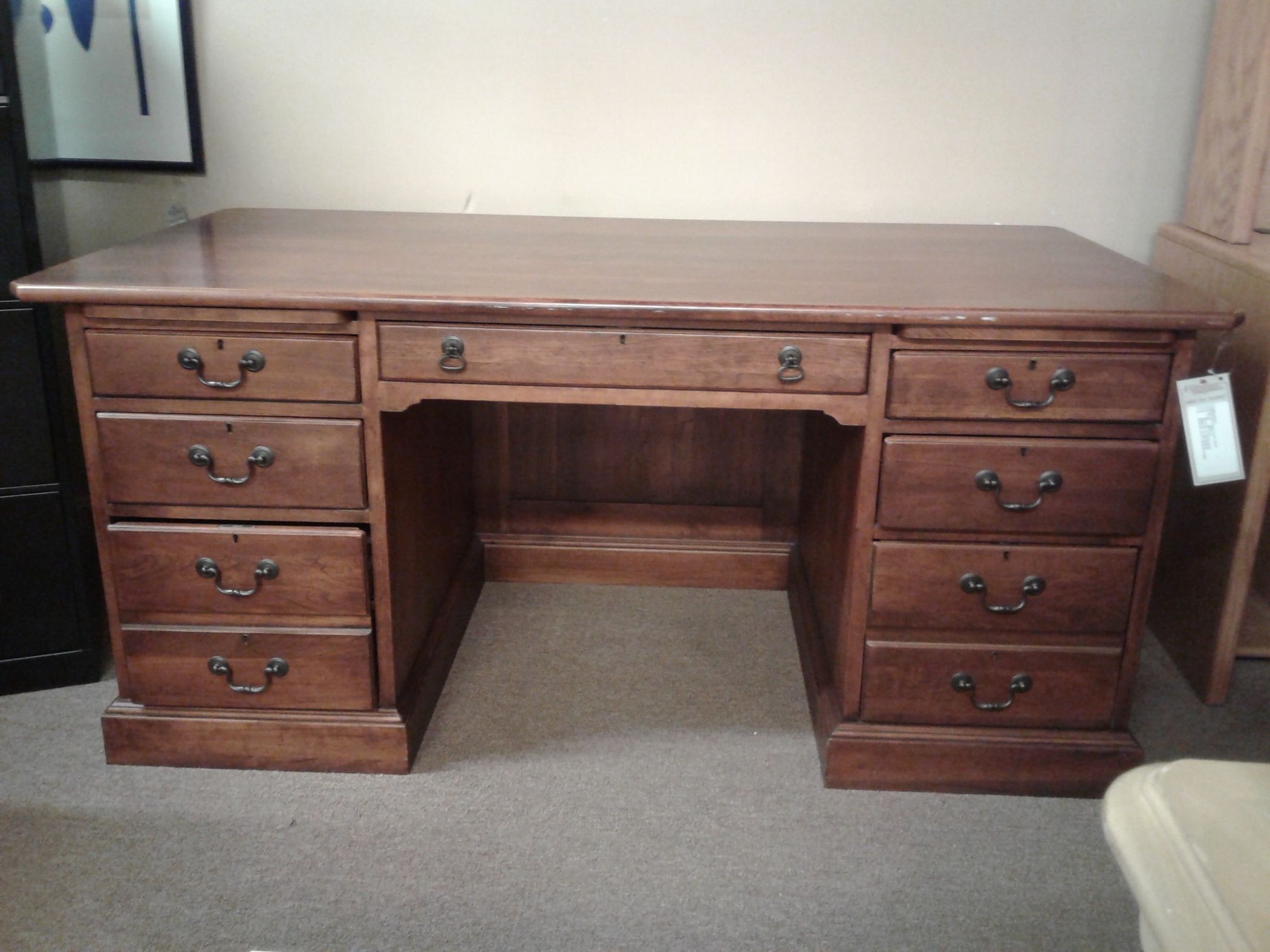 LEXINGTON EXECUTIVE DESK