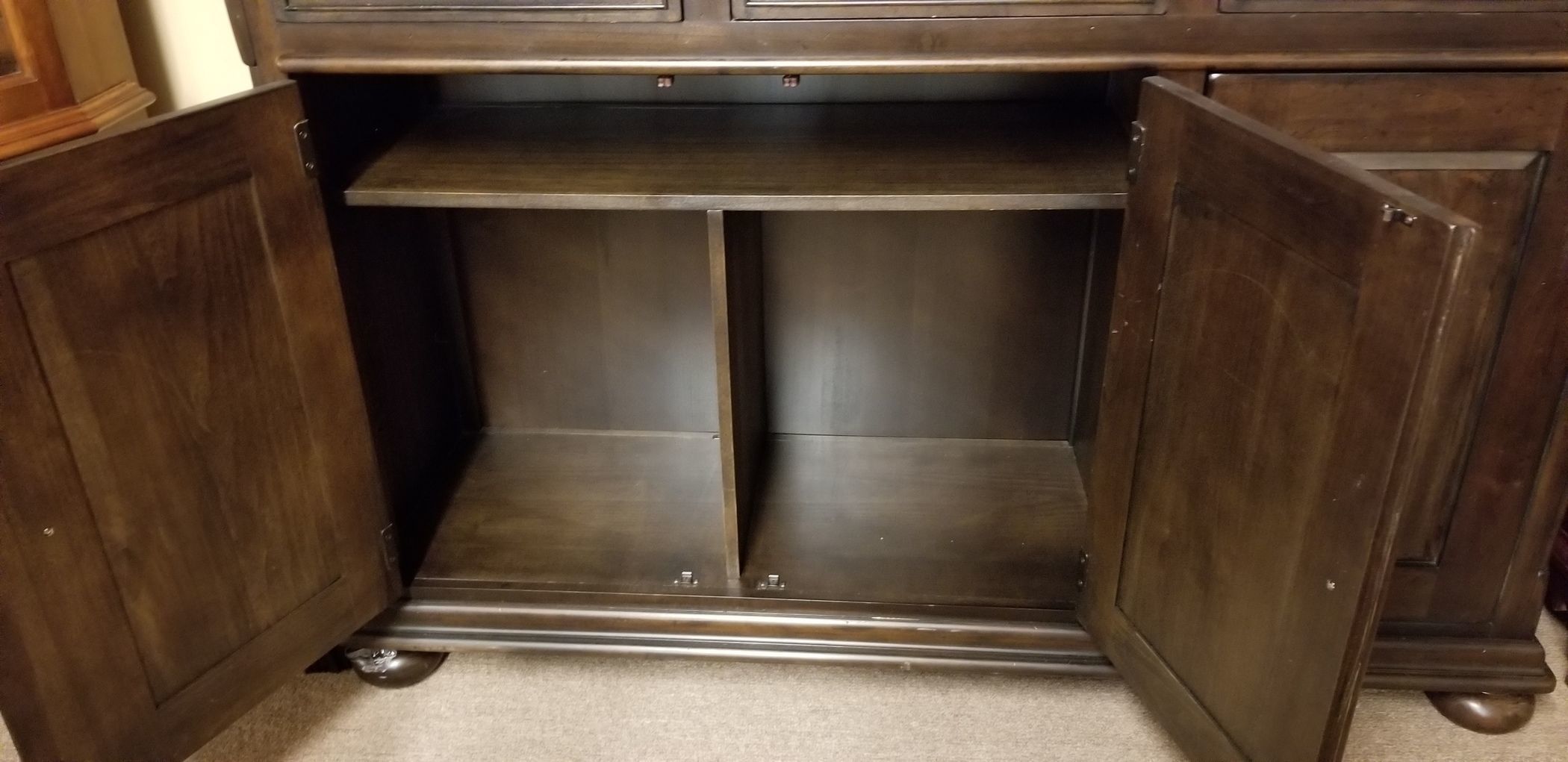 PAULA DEEN BUFFET W/HUTCH | Delmarva Furniture Consignment