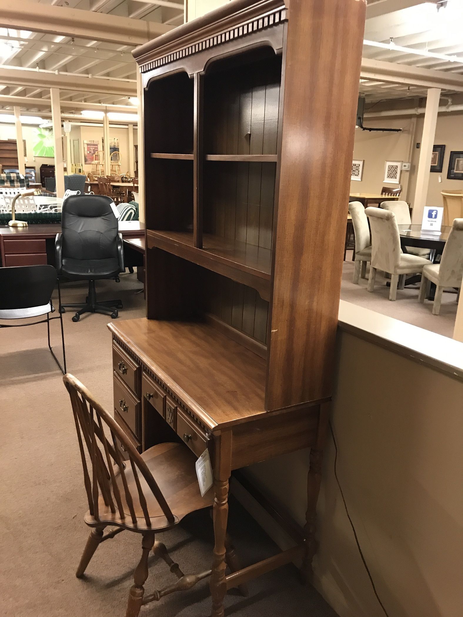Broyhill Desk W Hutch Delmarva Furniture Consignment