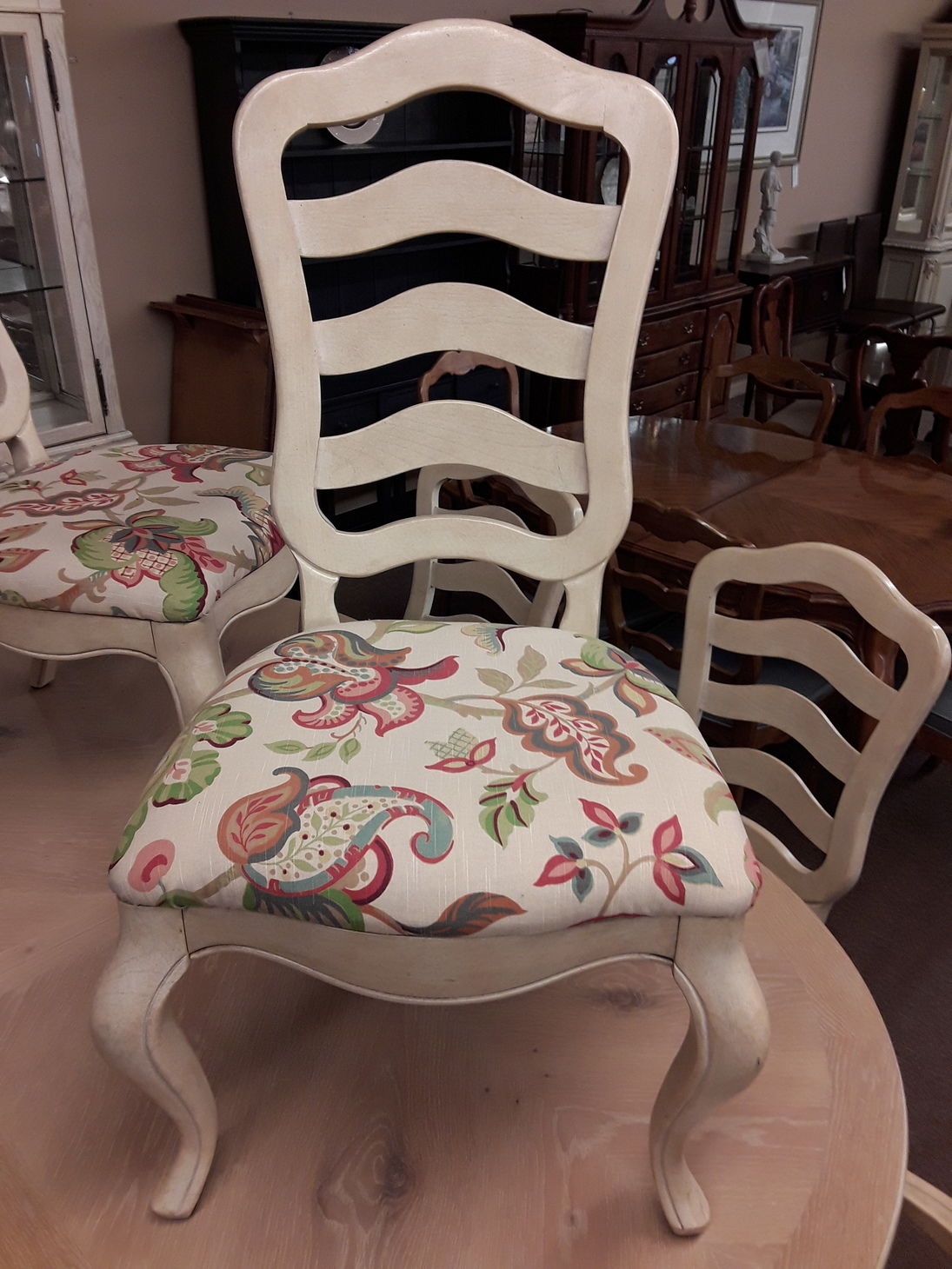 WALTER OF WABASH DINING SET | Delmarva Furniture Consignment