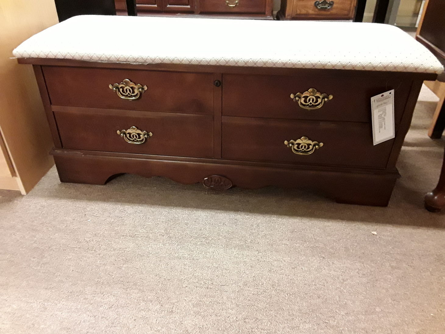cushion top lane cedar chest delmarva furniture consignment