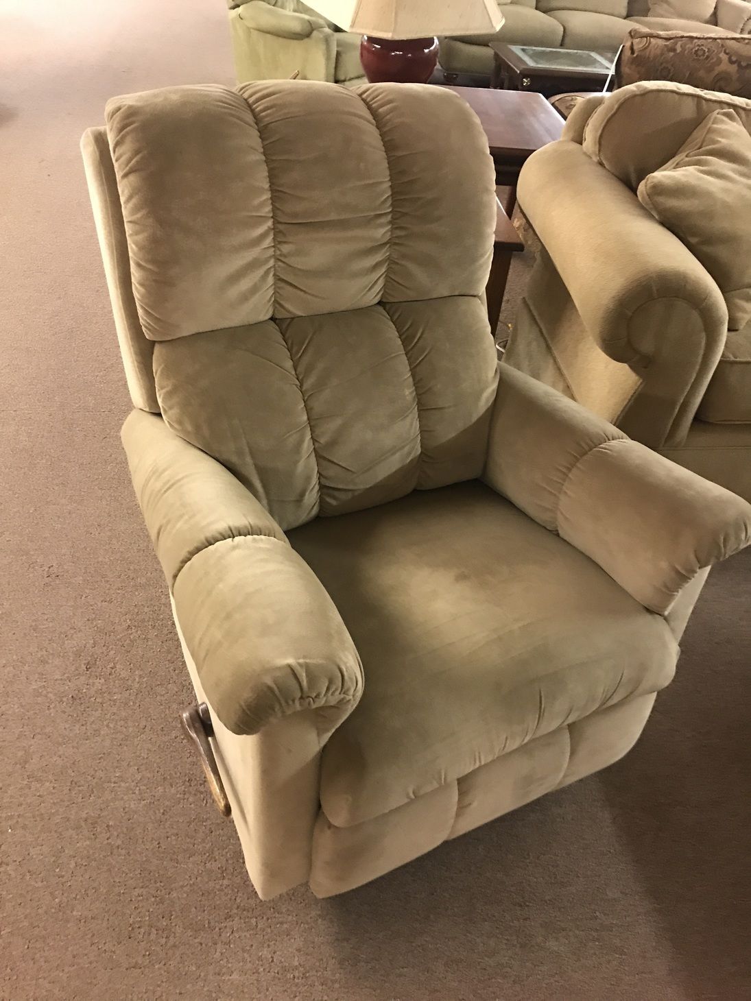 MICROFIBER LAZY BOY RECLINER | Delmarva Furniture Consignment